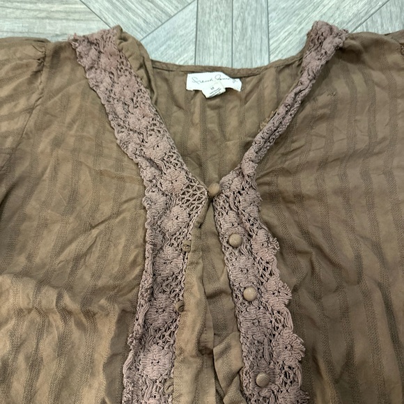 French Laundry Taupe Blouse with Lace Detail - Picture 6 of 13